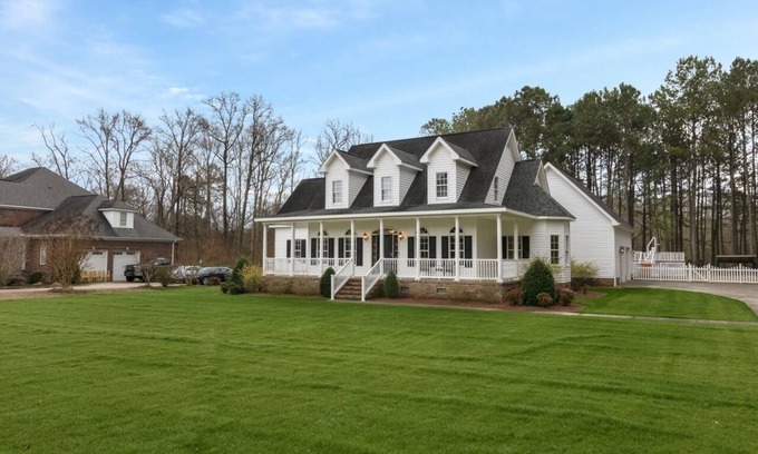 Nash County House | Southern Charm! Theater Room, Hot Tub, Game Space!