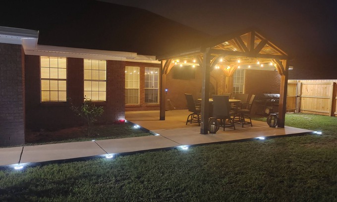 Prichard House | Southern Charm w/Fireplace- 3BR/2BA Home Near Mobile