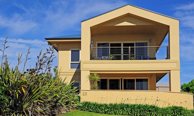Yorke Peninsula House | 'Southern Comfort' on the Bay at stunning Point Turton on Yorke Peninsula in SA.