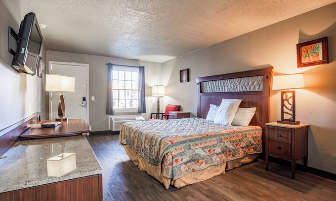 Walterboro - St. George Hotel | Southern Inn By OYO Walterboro I-95