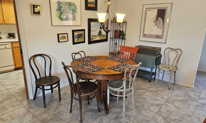 Green Valley House | Southwest Adobe in charming old time traditional southwest community.