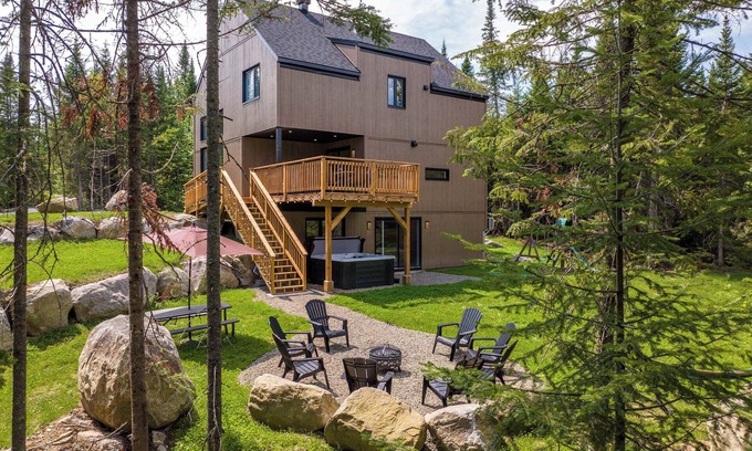 Lac-Swell Ski Chalet | Spa, Foosball, Pool table, Game Room - Le Kouzy