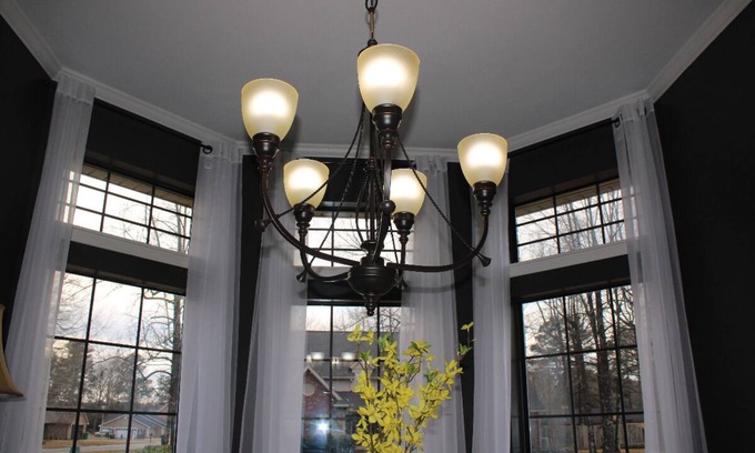 Pine Bluff House | Spaces house with a Jacuzzi bath tube!