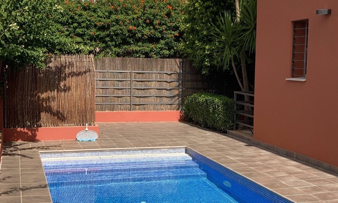 Bollullos de la Mitacion Apartment | Spacious 2-bedroom apartment in BollullosMitación, very close to Skydive airport