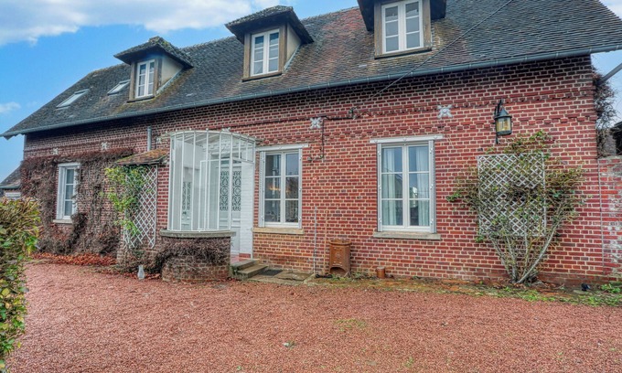 Saint-Germain-la-Poterie House | Spacious house for 8 people with garden