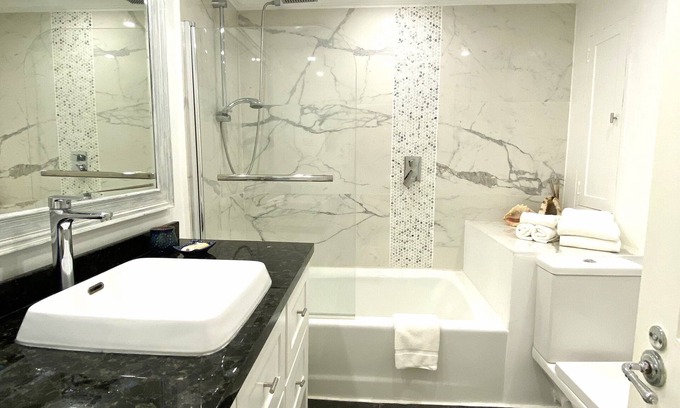 Porters Resort | Spacious 2 bedroom 2 bathroom sleeps 5, pool, tennis, beach, WiFi GB107
