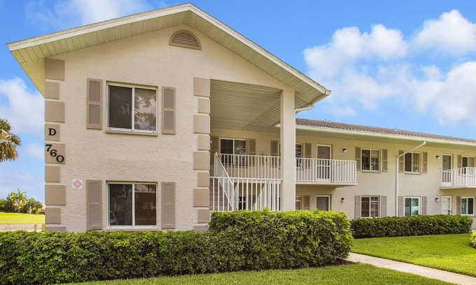 Lely Golf Estates Condo | Spacious 2 beds/2baths condo- near Lely Country Club w/relaxing lanai!