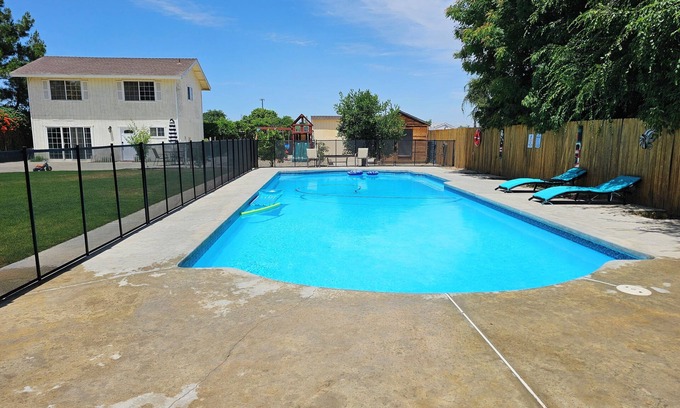 Rosedale House | Spacious 2 story 1-bedroom house with pool