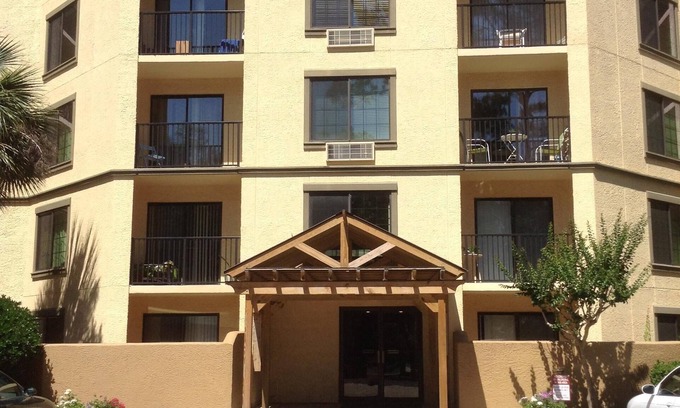 Hilton Head Island Condo | Spacious 2-suite Condo 5-Minute Walk to the Beach