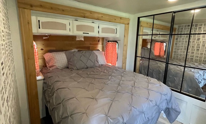 Lexington House | Spacious 2BD 2BA Cozy Family Camper, Wildwood Experience @ KHP