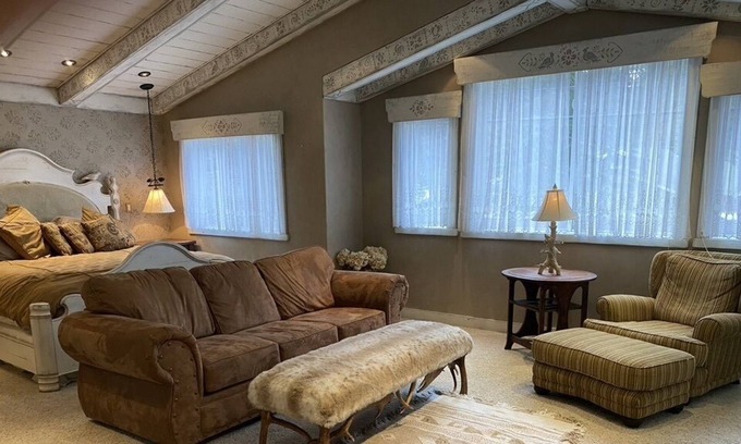 Tahoe Island House | Spacious 3,025 s/f Family Home