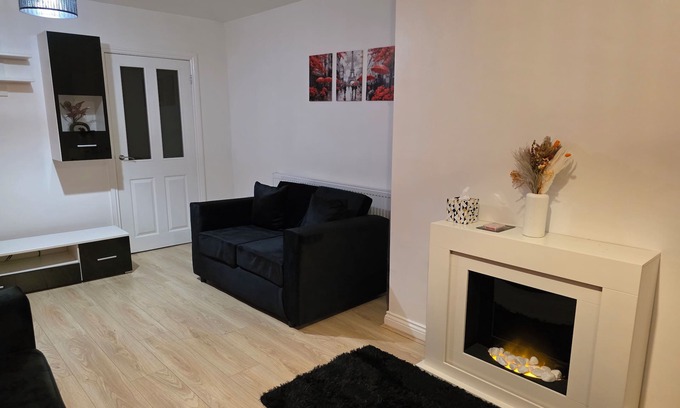 Middlesbrough House | Spacious 3 Bed 2 Baths Free WiFi Central Location