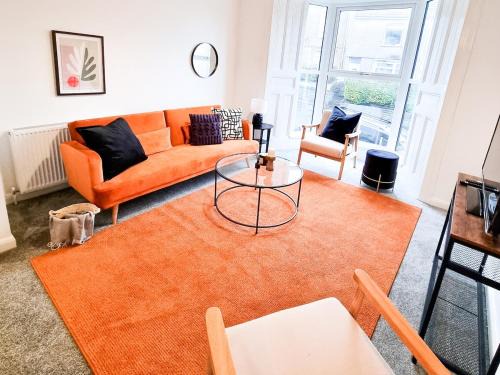 Castle Apartment | Spacious 3 Bed Home in the heart of Swansea