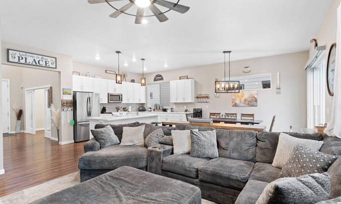 Brighton House | Spacious 3 bedroom, 2.5 bath house - 20 min from DIA, 25 min from Denver