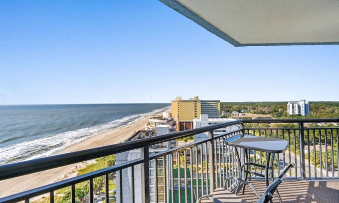 Myrtle Beach Condo | Spacious 3 BR w/Unobstructed Oceanview