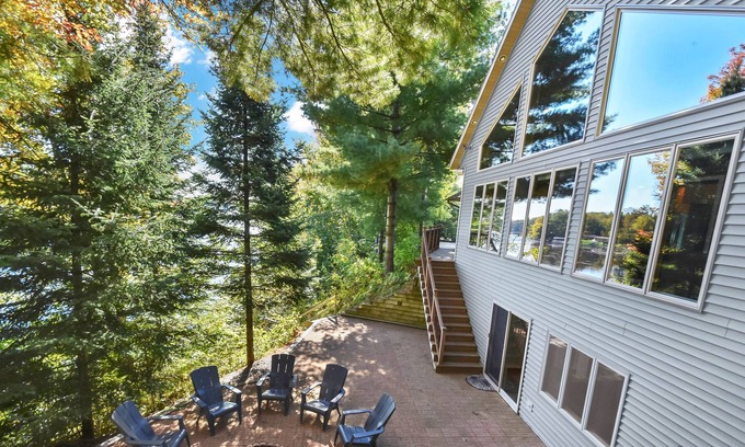 Mountain Cabin | Spacious 3 story lakefront cottage on Chute pond (lake)
