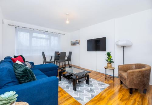 Penge Apartment | Spacious 3BR, 5min Penge St, Crystal Palace Park