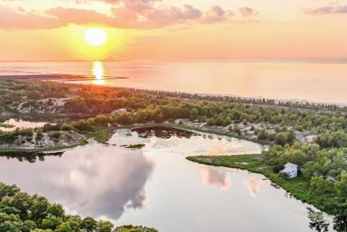 Miller Beach House | Spacious 3BR Home Firepit Grill