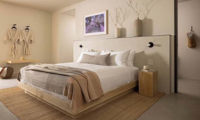 Downtown Palm Springs Hotel | Spacious 3BR Suites w/Resort-Style Pool, Lounge Chairs & Downtown Access