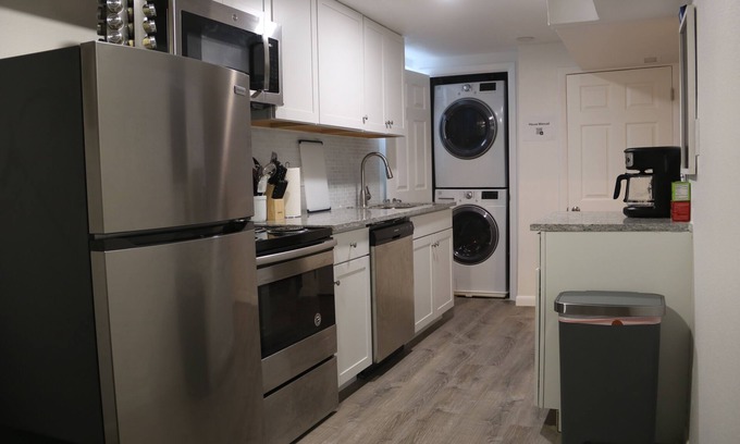 South Westminster Apartment | Spacious 3BR With Full Kitchen Near Denver/Boulder
