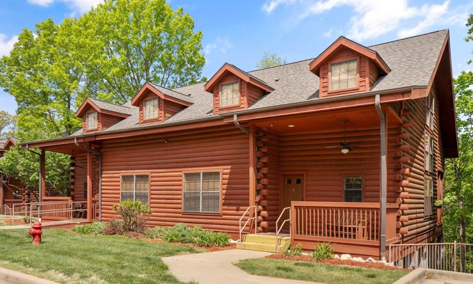 Branson Theater District Cabin | Spacious 4 BD Cabin at Thousand Hills Golf Resort in Branson, MO - Perfect for Family Getaways!