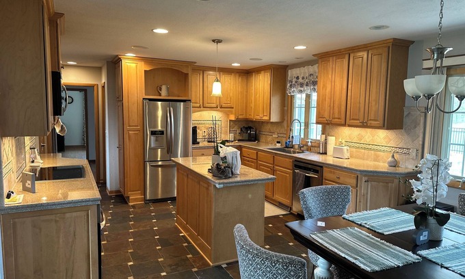Menomonee Falls House | Spacious 4-bedroom house in terrific Menomonee Falls with WiFi, AC