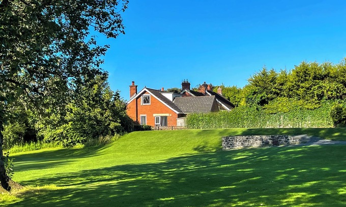 Carrickfergus House | Spacious 4-bedroom house in charming Carrickfergus.