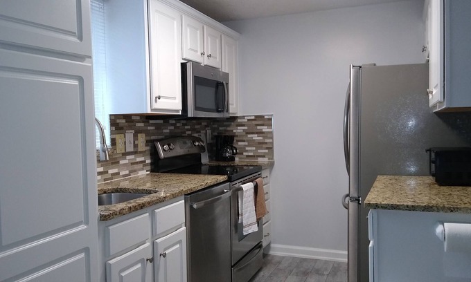 Cloverly House | Spacious 4-Bedroom Townhouse – Perfect Fall Getaway in Silver Springn34/50