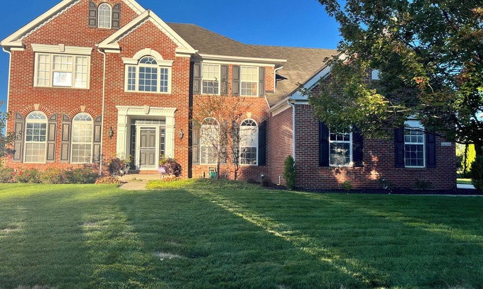Maxwell House | Spacious 4-bedroom house with fitness room one mile from Geist - Fishers