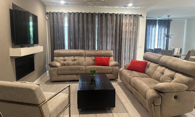 Lodi House | Spacious 4-bedroom house in superb Lodi with AC, WiFi