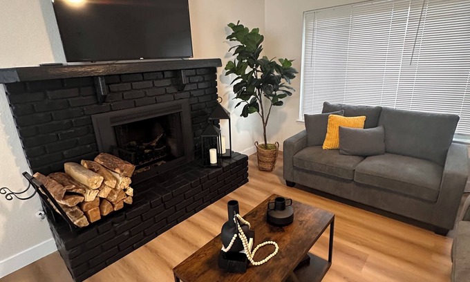 Paradise House | “Spacious 4-Beds, 2-Baths House with Pool - Perfect for Family Getaways