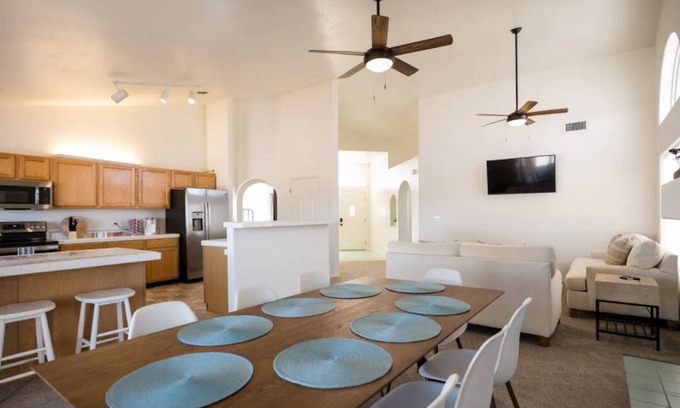 Sunridge Estates House | Spacious 4BD house with large back yard