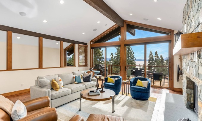 Lake Forest Cabin | Spacious 4BR Dollar Point Home w/Lake Tahoe Views, Private Hot Tub, Pool Table, Close to Skiing!