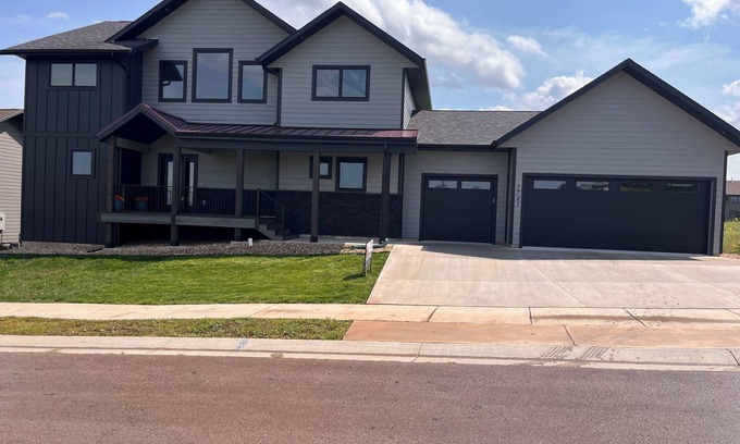 Spearfish House | Spacious 5-bedroom golf course house, exit 17 10 minutes to Deadwood or Sturgis
