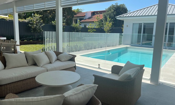 Cottesloe House | Spacious 5-bedroom house in cool Cottesloe with AC, WiFi