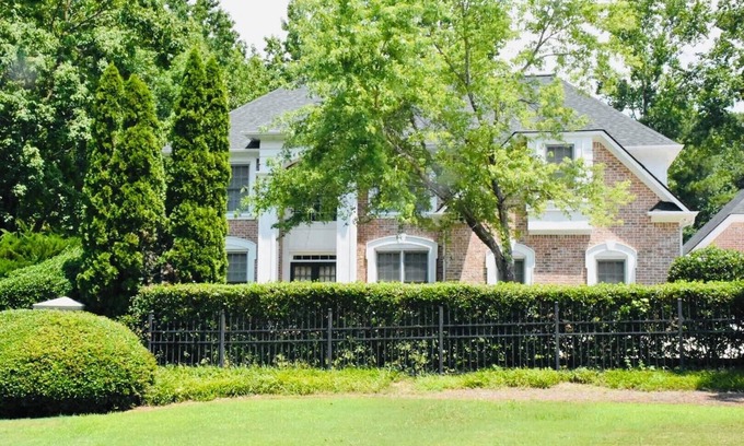 Sandtown House | Spacious 5-bedroom house with WiFi, AC in wonderful Atlanta