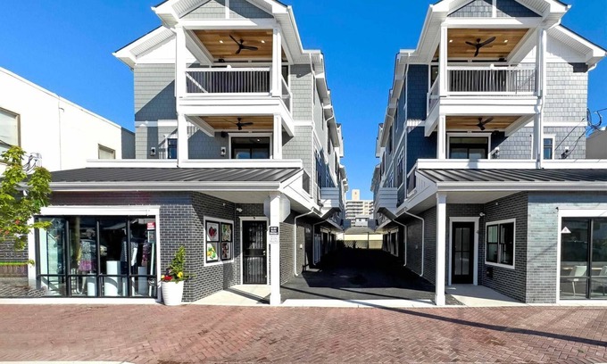 Margate City House | Spacious 5-bedroom townhome in Margate City with 3-car garage and elevator