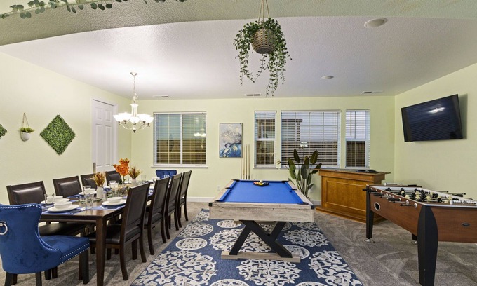Antioch House | SPACIOUS 5BD HAVEN—POOL TABLE, BBQ, MOVIE THEATRE, FIRE PIT, GAMES+