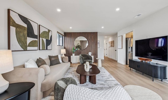 Serramonte House | Spacious 5BR Getaway –Clean, Comfortable, Relaxing