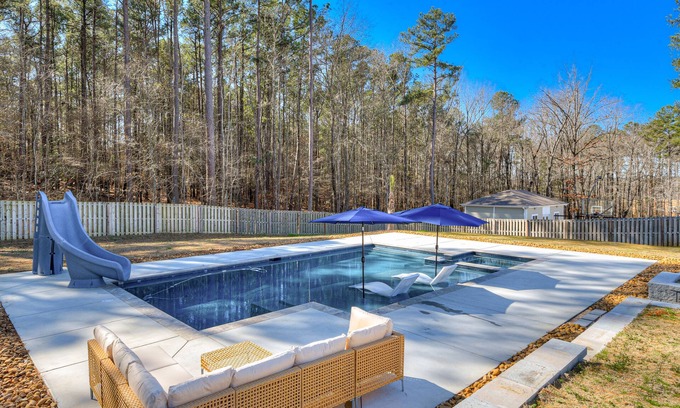 Evans House | Spacious 5BR Masters Retreat: Heated Pool/Spa, Theater, Basketball Court & More!