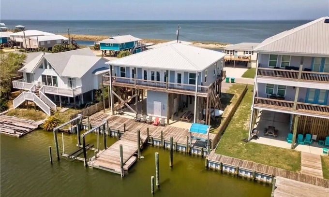 Dauphin Island House | Spacious 6-bedroom waterfront house in Dauphin Island with short walk to beach
