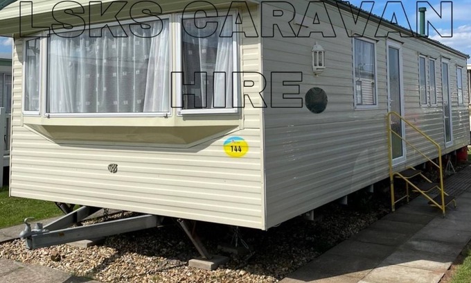 Ingoldmells House | Spacious 8 Berth 3 Bedroom Caravan for Hire! Seaview Holiday Home Park. By Beach