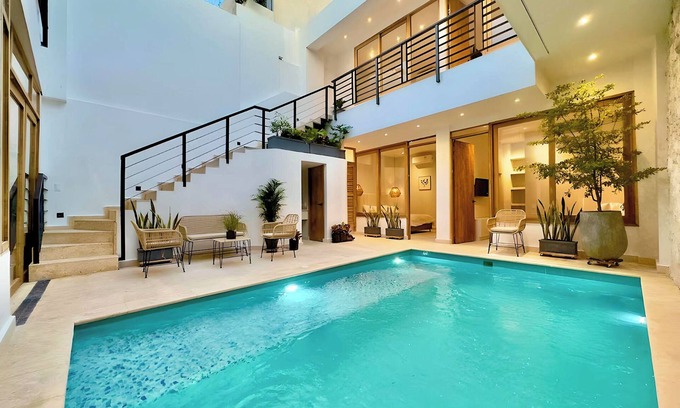 Cartagena Walled City Villa | Spacious 8-bedroom villa in the walled city of Cartagena with AC, WiFi +Bonus