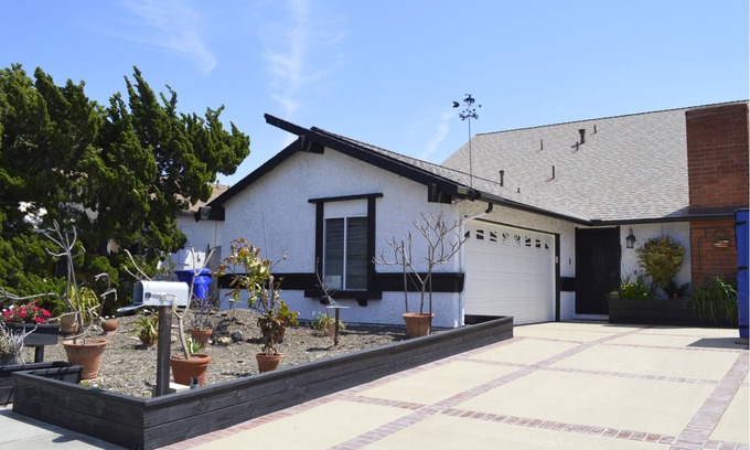 Mira Mesa House | Spacious, And Beautiful Home In San Diego 4 Bedroom Home by RedAwning