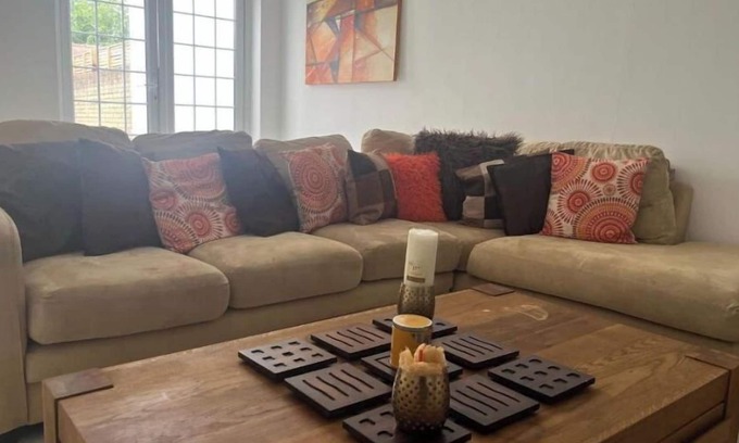 Stratford House | Spacious and comfortable home