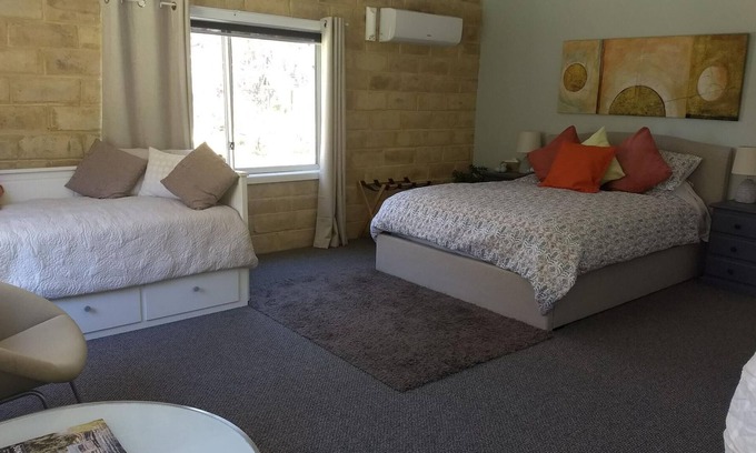 Sutton Forest Bed & Breakfast | Spacious and modern room w ensuite (pet friendly)