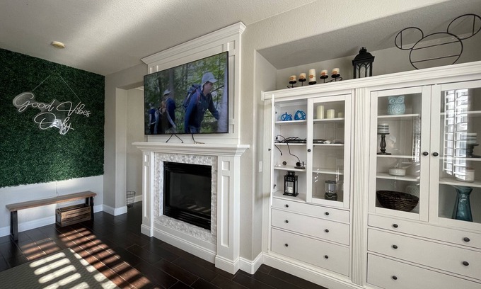 Sparks House | Spacious and Modern 4 bed 2.5 bath home, 3000 sq feet home for Monthly Rental