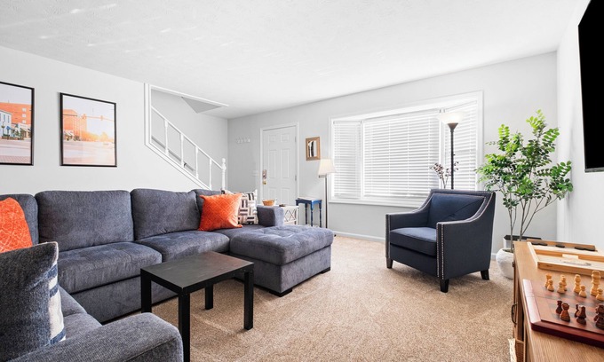 Auburn - Opelika Condo | Spacious and Quiet 2BR/2.5BA Townhouse Close to Toomer’s & Auburn University