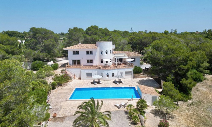 Ses Salines House | Spacious and quiet house with sea views