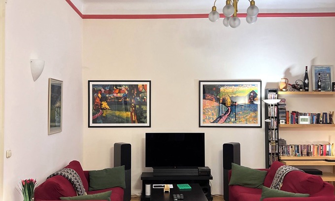 Belvaros - Lipotvaros Apartment | Spacious apartment in a superb central location.